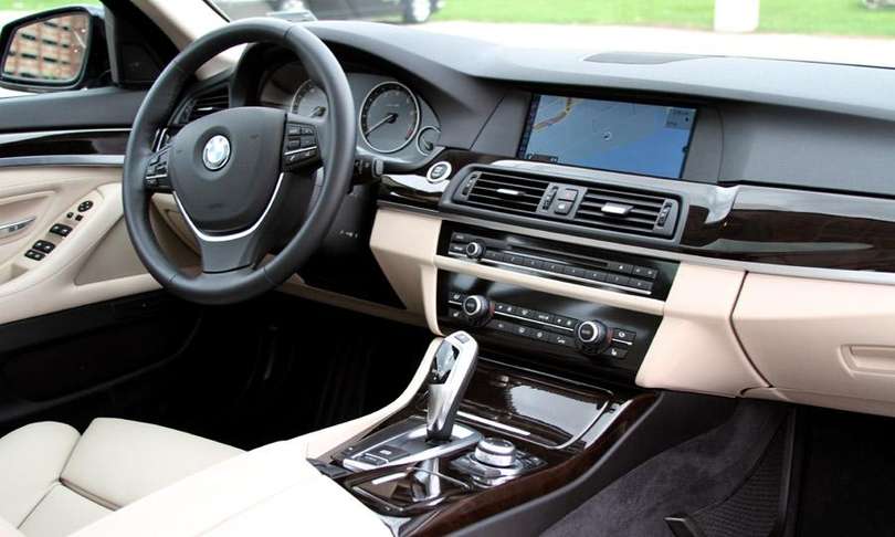 BMW 528i #7694339