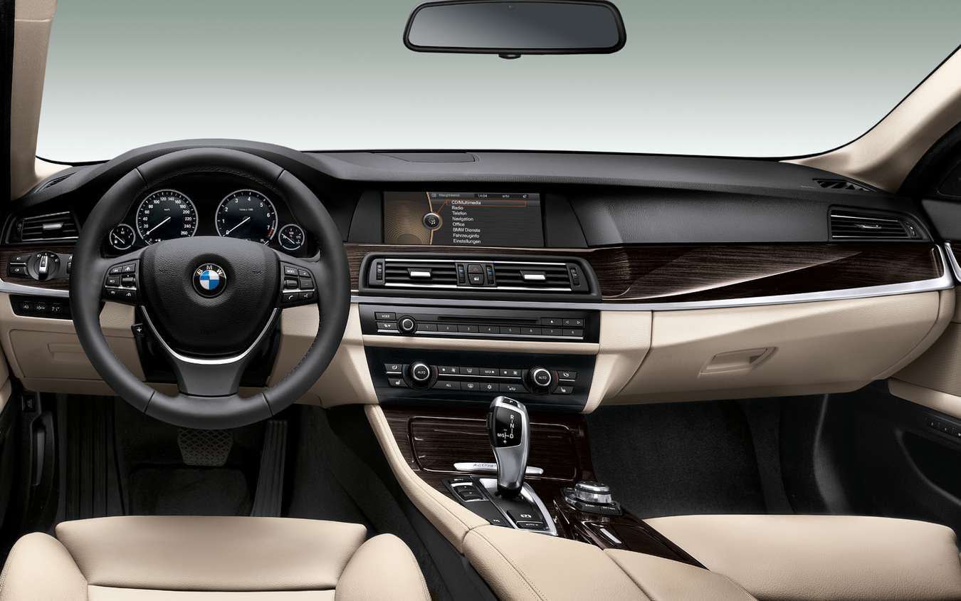 BMW 528i #7622907