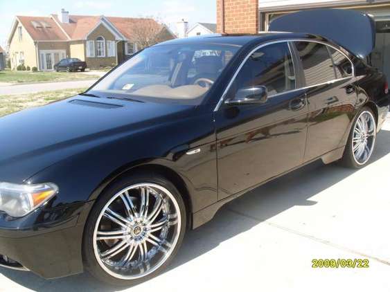 BMW 745i #8615232